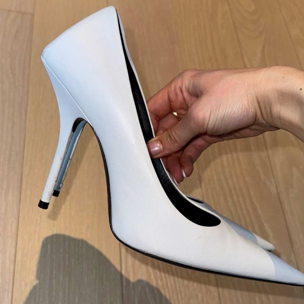 BALENCIAGA
Square Knife Pumps - Picture 11 of 11